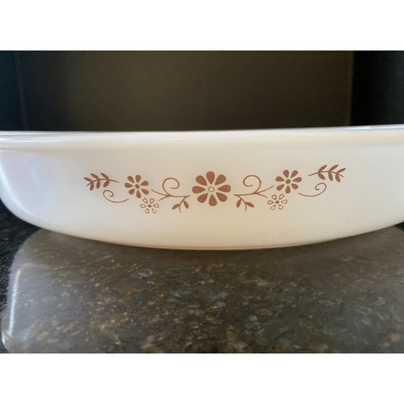 Dynaware, Pyr-O-Rey, 10" Brown Daisy Oval Casserole Dish - Picture 4 of 7
